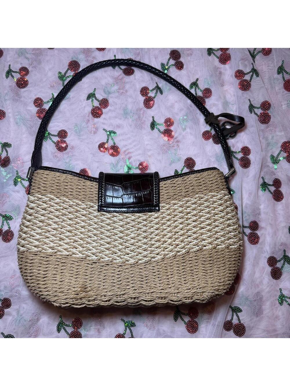 Brighton Brown leather and wicker purse with heart charm #coquette #cottagecore - Picture 2 of 7